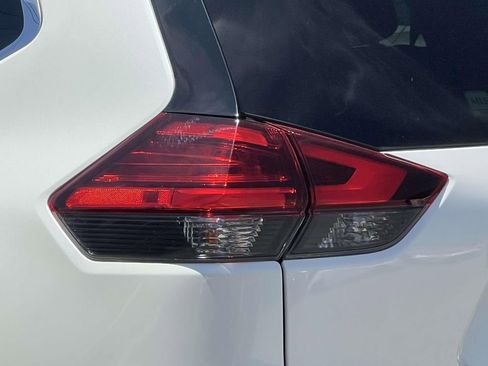 Used 2017 Nissan Rogue SL w/ SL Premium Package AWD/4WD image 10
