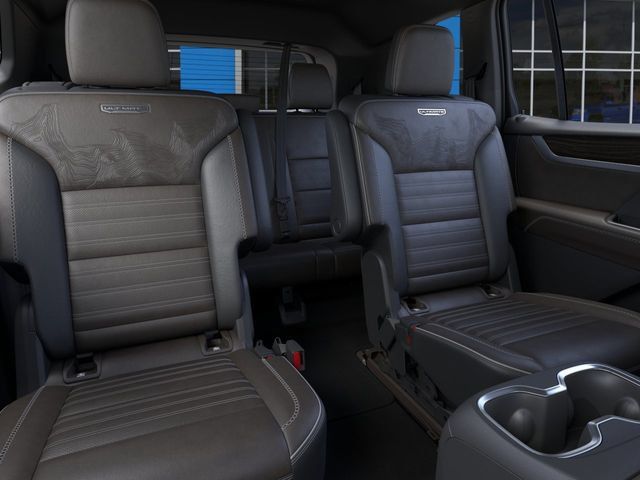New 2026 GMC Acadia Denali Ultimate w/ LPO, Floor Liner Package AWD/4WD image 17