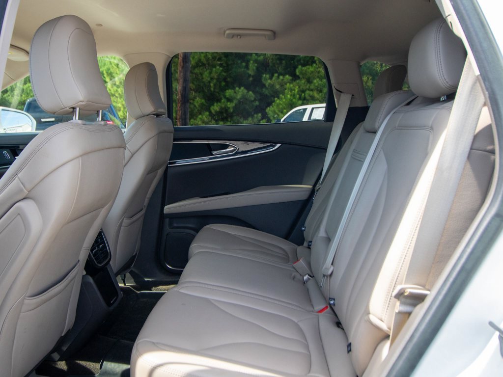 Used 2021 Lincoln Nautilus FWD image 9