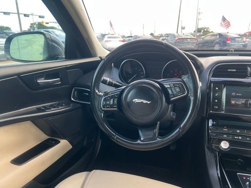 Used 2017 Jaguar XE RWD image 16