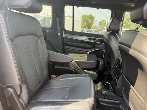 Used 2026 Jeep Grand Wagoneer Limited AWD/4WD image 46