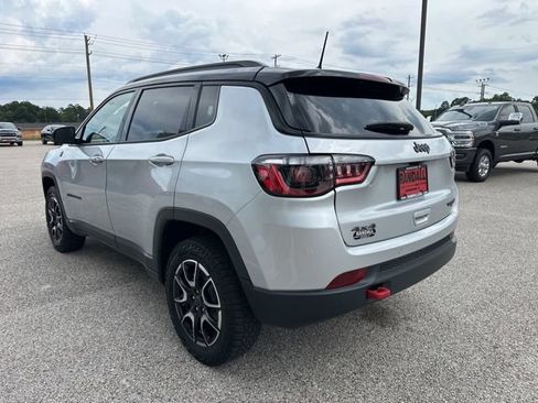 Certified 2025 Jeep Compass Trailhawk AWD/4WD image 5