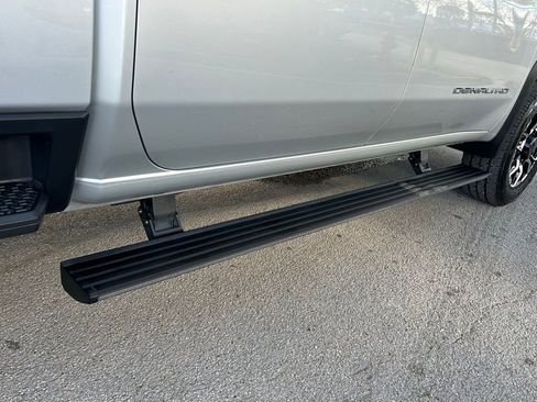 Used 2022 GMC Sierra 2500 Denali image 53