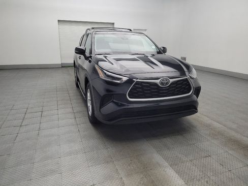 Used 2021 Toyota Highlander L FWD image 13