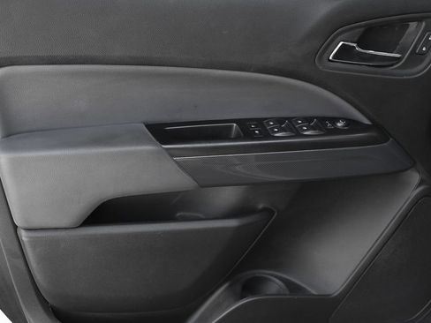 Used 2017 Chevrolet Colorado Z71 RWD image 11