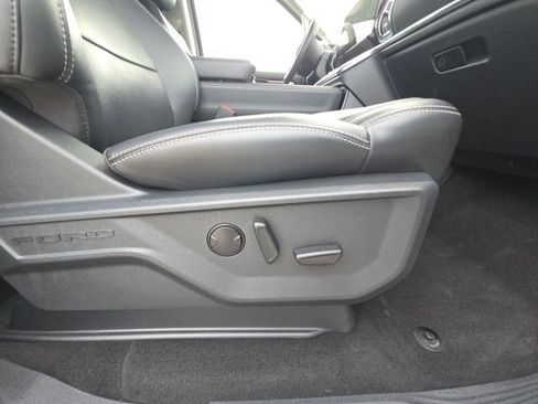 Used 2025 Ford Expedition Platinum AWD/4WD image 22