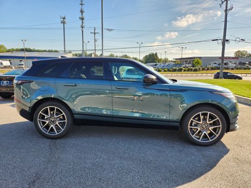 New 2026 Land Rover Range Rover Velar Dynamic SE image 6