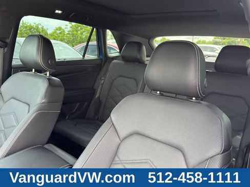 Used 2024 Volkswagen Atlas Cross Sport SE FWD image 15
