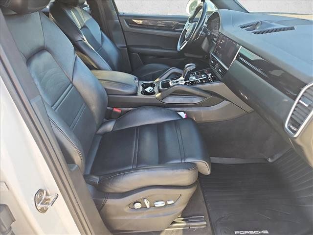 Used 2021 Porsche Cayenne AWD/4WD image 22