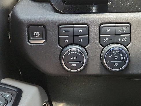 Certified 2022 Chevrolet Silverado 1500 ZR2 w/ Technology Package AWD/4WD image 22