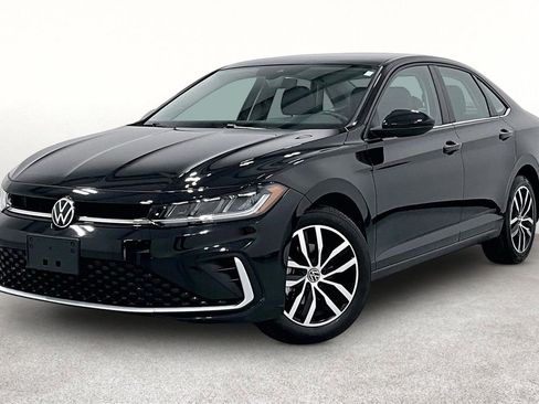 Used 2025 Volkswagen Jetta SE FWD image 14