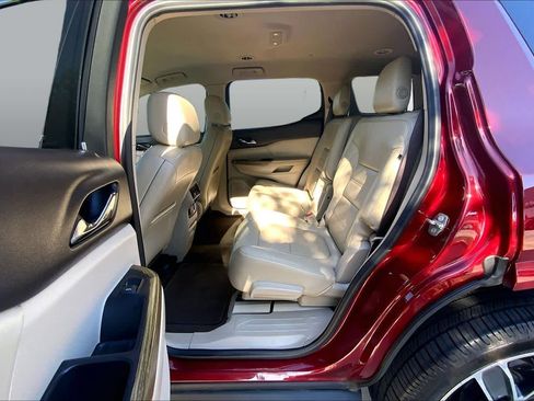 Used 2018 GMC Acadia Denali FWD image 21