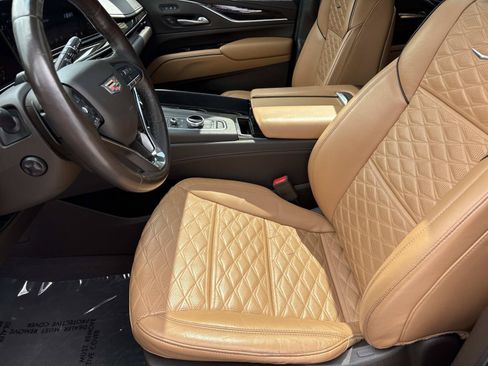 Used 2021 Cadillac Escalade Sport w/ Driver Assist Tech Package AWD/4WD image 15