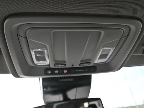 Used 2025 Chevrolet Silverado 1500 LT RWD image 18