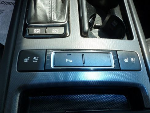 Used 2015 Hyundai Genesis 5.0 RWD image 30