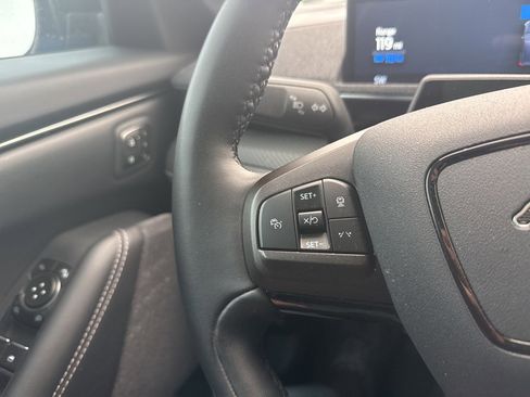 Used 2022 Ford Mustang Mach-E Premium image 22