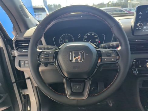 New 2025 Honda Pilot TrailSport image 4