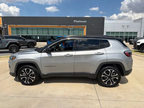 Used 2024 Jeep Compass Limited AWD/4WD image 2