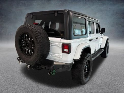 Used 2018 Jeep Wrangler Unlimited Sahara image 6