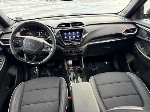 Used 2023 Chevrolet TrailBlazer RS w/ Convenience Package image 11