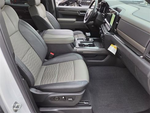 Used 2025 Chevrolet Silverado 1500 ZR2 w/ Technology Package image 15