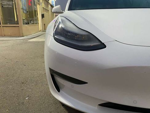 Used 2018 Tesla Model 3 Long Range image 19