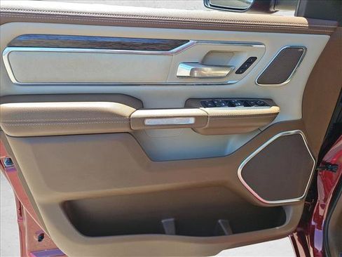 Used 2019 RAM 1500 Laramie AWD/4WD image 9