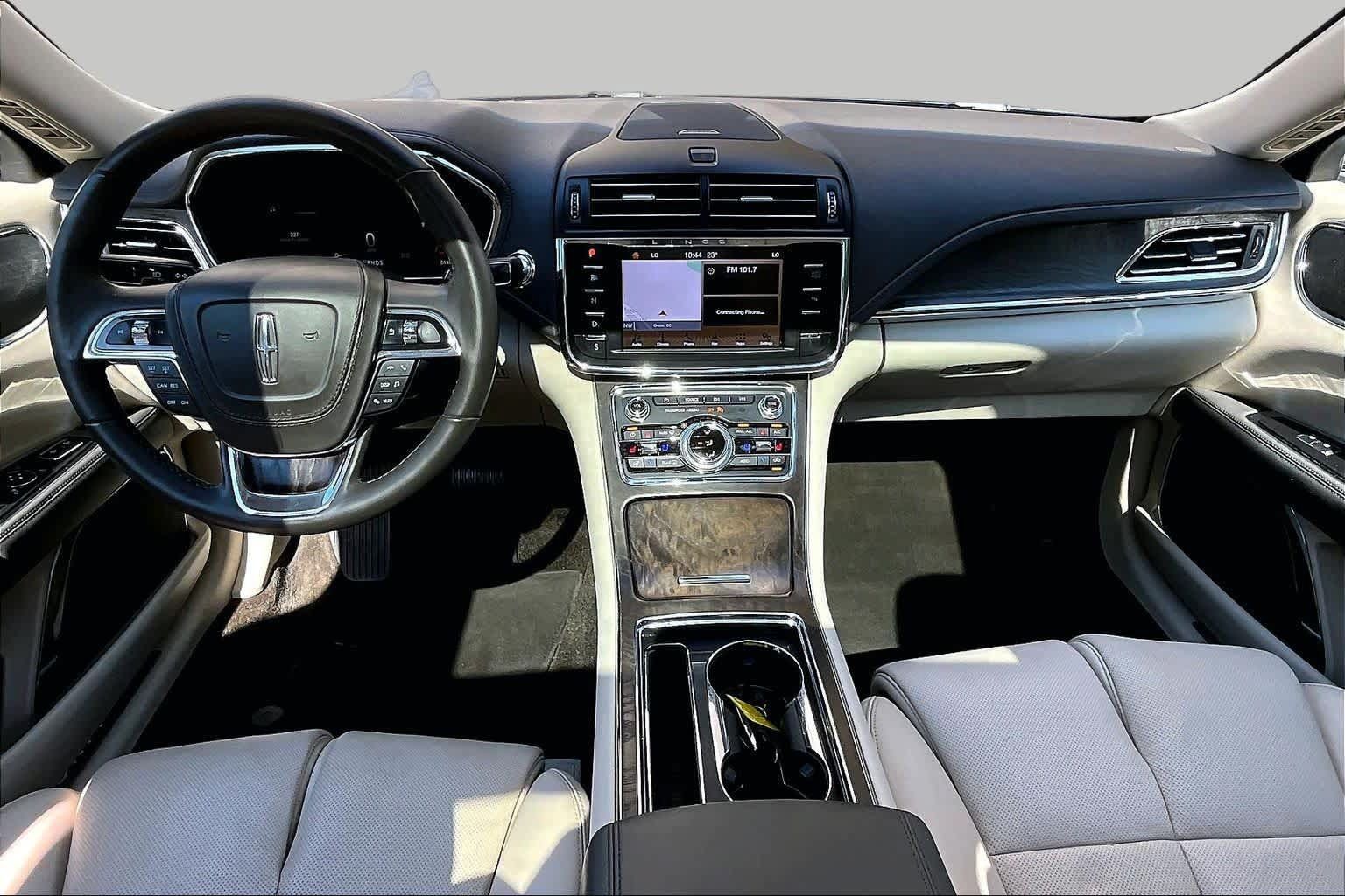 Used 2017 Lincoln Continental Reserve w/ Climate Package FWD image 16