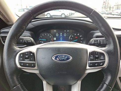 Certified 2022 Ford Explorer XLT w/ Equipment Group 202A image 20