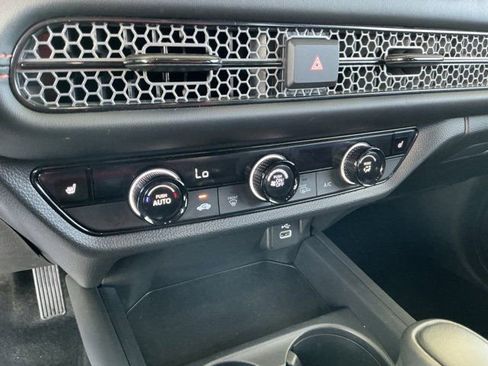 Used 2025 Honda HR-V Sport image 24