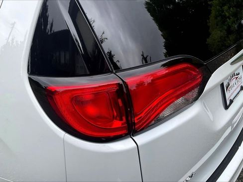 Used 2019 Chrysler Pacifica L FWD image 22