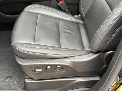 Used 2024 Chevrolet Tahoe Z71 w/ Luxury Package image 25