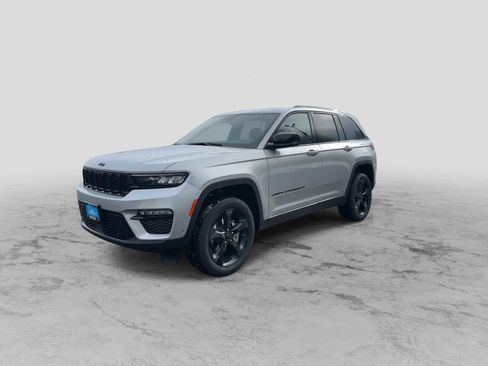 New 2025 Jeep Grand Cherokee Limited w/ Luxury Tech Group II image 4