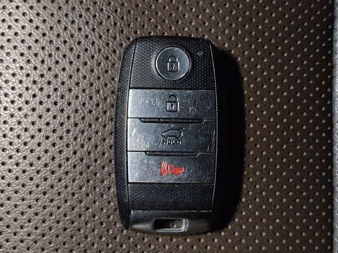 Used 2020 Kia Sorento SX image 32