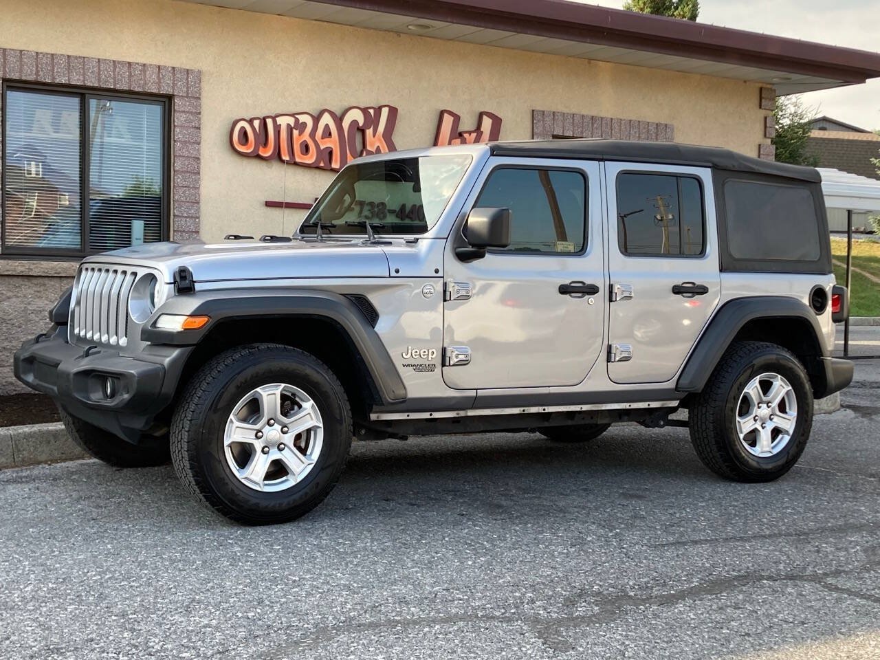 Used 2020 Jeep Wrangler Unlimited Sport S AWD/4WD image 4