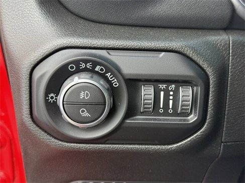 Used 2020 Jeep Gladiator Overland image 25