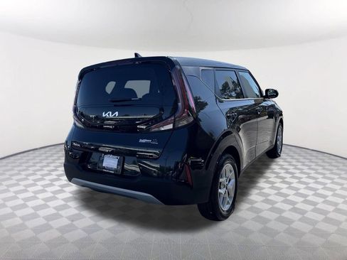 Used 2025 Kia Soul LX w/ LX Technology Package FWD image 5