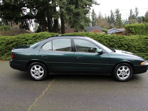 Used 1998 Oldsmobile Intrigue GL image 11