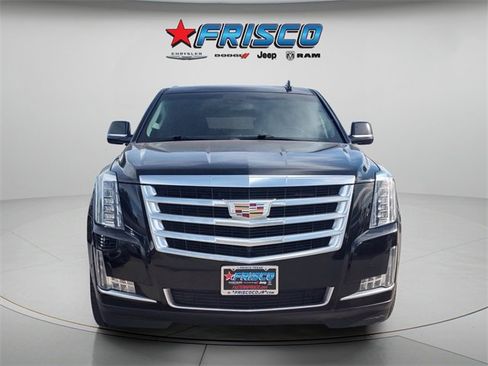 Used 2018 Cadillac Escalade ESV Luxury image 2