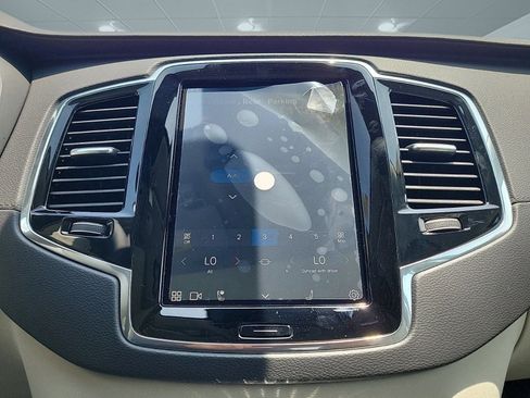 New 2024 Volvo XC90 T8 Ultimate w/ Protection Package Premier image 29