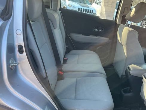 Used 2021 Honda HR-V LX image 26