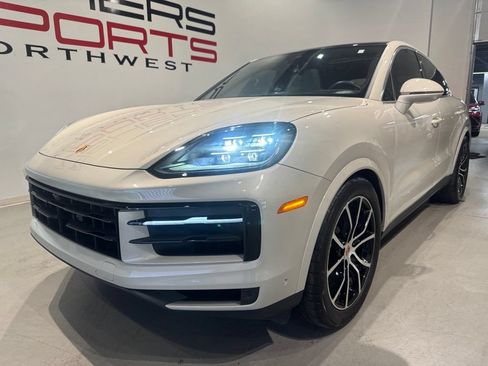 Used 2025 Porsche Cayenne Coupe AWD/4WD image 2