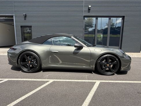 Certified 2026 Porsche 911 Carrera T RWD image 8