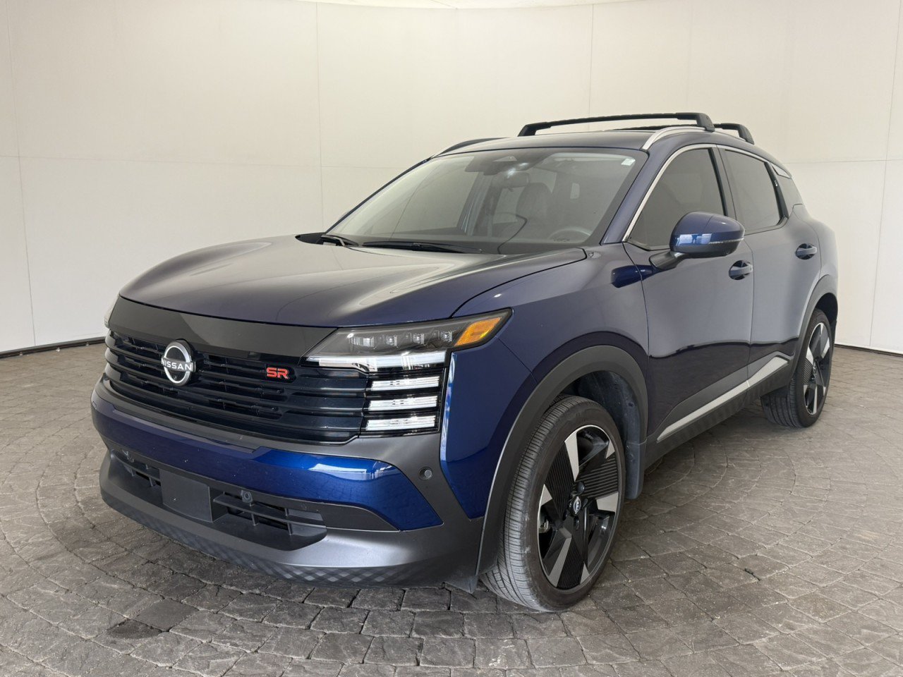Used 2025 Nissan Kicks SR FWD image 3
