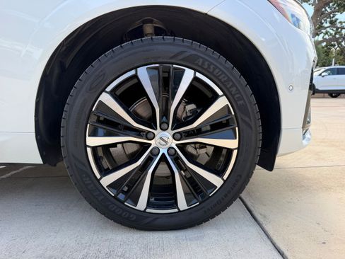 Certified 2024 Volvo XC60 B5 Plus w/ Protection Package Premier AWD/4WD image 9