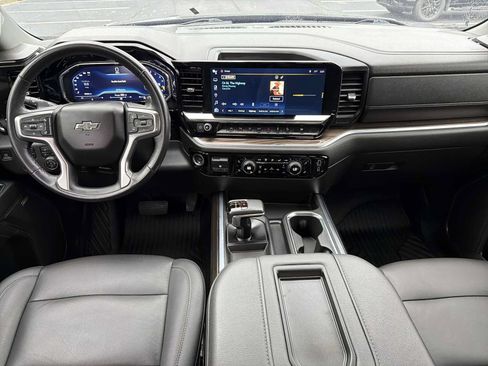 Used 2022 Chevrolet Silverado 1500 RST AWD/4WD image 2