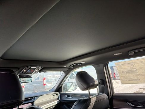 New 2026 Jeep Grand Cherokee Limited image 8