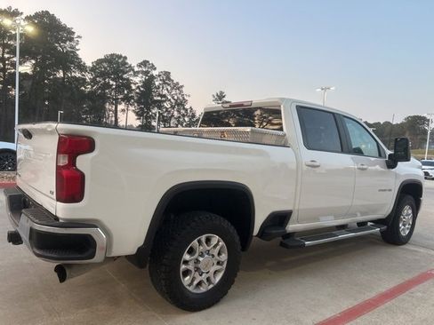 Used 2023 Chevrolet Silverado 2500 LT w/ Convenience Package image 4