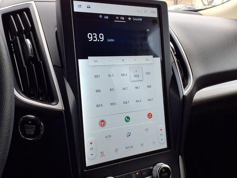 Used 2024 Ford Edge SEL w/ Convenience Package image 11