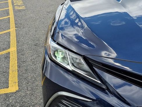Used 2021 Toyota Camry LE FWD image 9